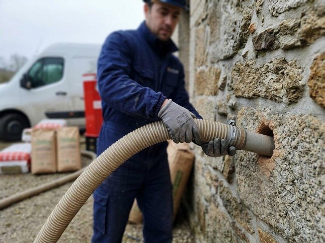 Aislamiento térmico insuflado en 24 horas en Lugo para ganar confort - Imagen 1