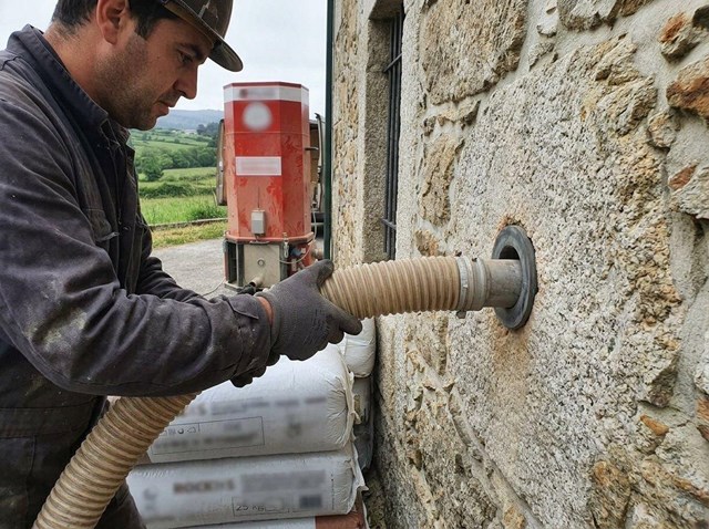 Aísle su casa sin obras: aislamiento de viviendas en Lugo con insuflado - Imagen 1