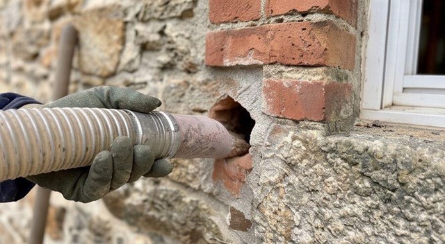Aunque la casa acumule humedad, el aislamiento de viviendas en Narón mejora el ambiente - Imagen 1