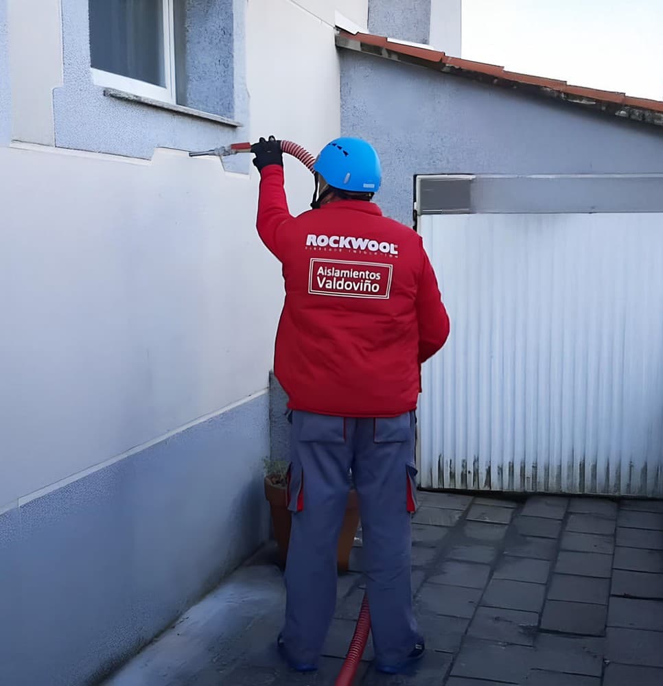 Lana de roca Rockwool fabricada a partir de roca volcánica para aislamiento en A Coruña