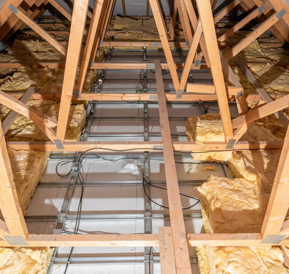 Instalación de paneles de lana de roca Rockwool en paredes y techos en A Coruña