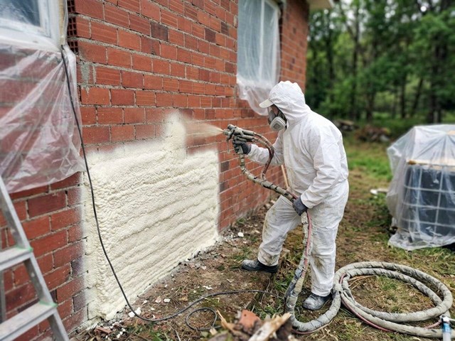 Más calor gracias al aislamiento térmico con poliuretano proyectado en As Pontes