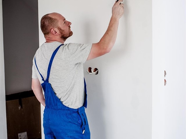 ¿Va a pintar su casa? Es el momento perfecto para aislar las paredes